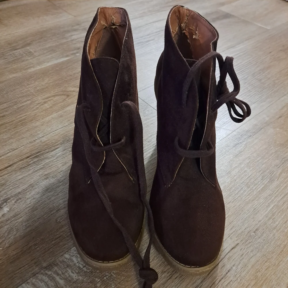 Qupid Brown Faux Suede Lace-up Wedge Ankle Booties Women's Size 10